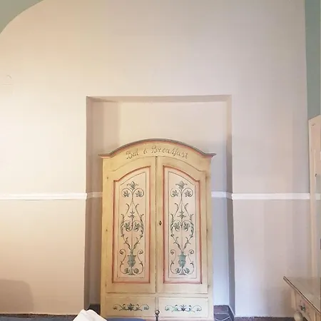Delle Palme نابولي